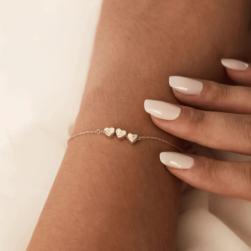 Personalizovaný náramek se srdíčkem a iniciálou