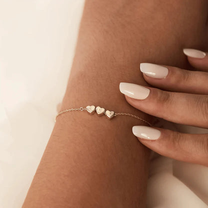 Personalizovaný náramek se srdíčkem a iniciálou