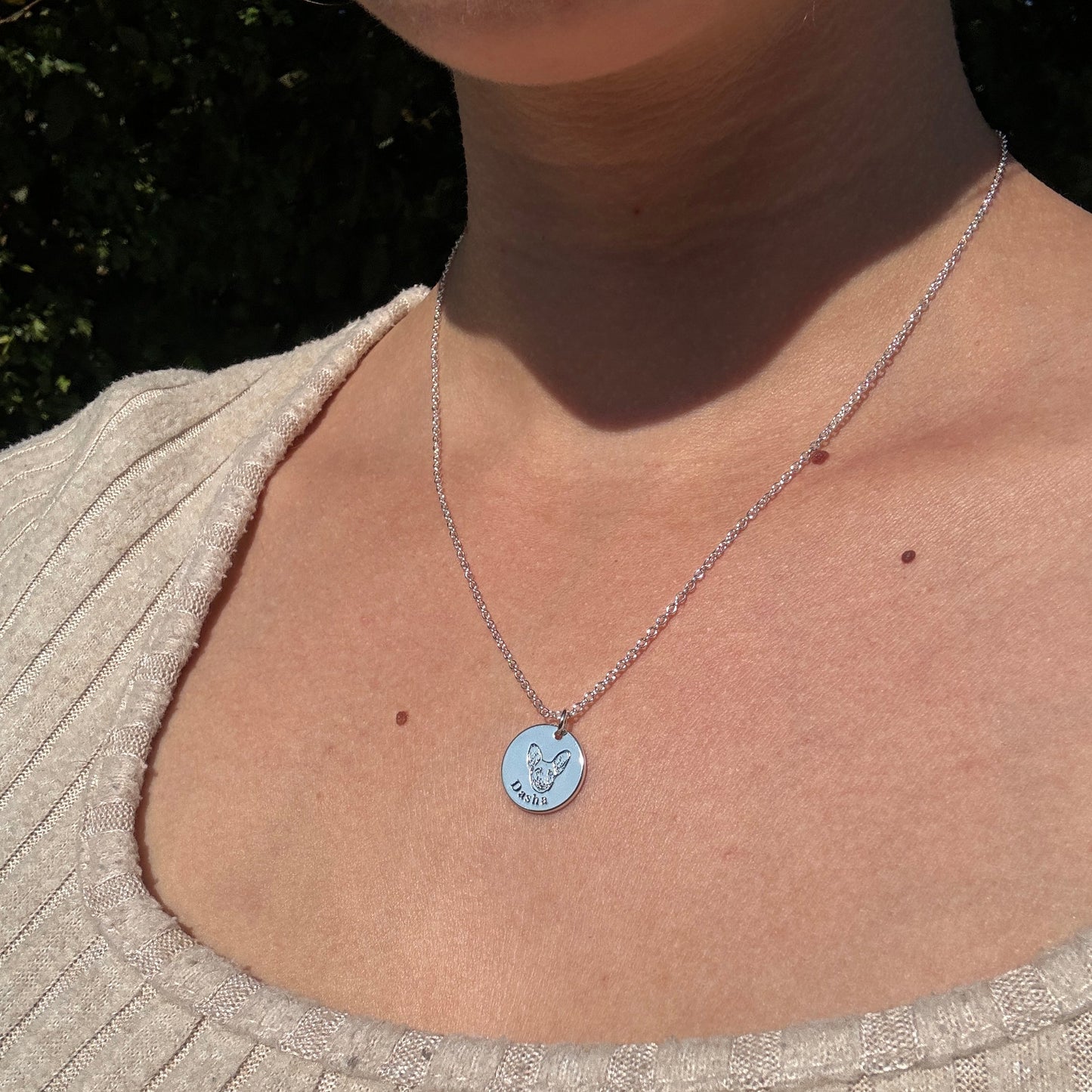 Personalizovaný náhrdelník se jménem a tváří domácího mazlíčka