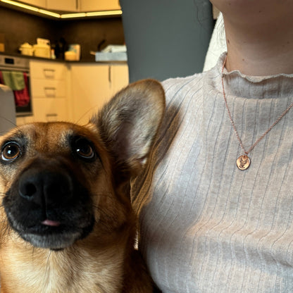 Personalizovaný náhrdelník se jménem a tváří domácího mazlíčka