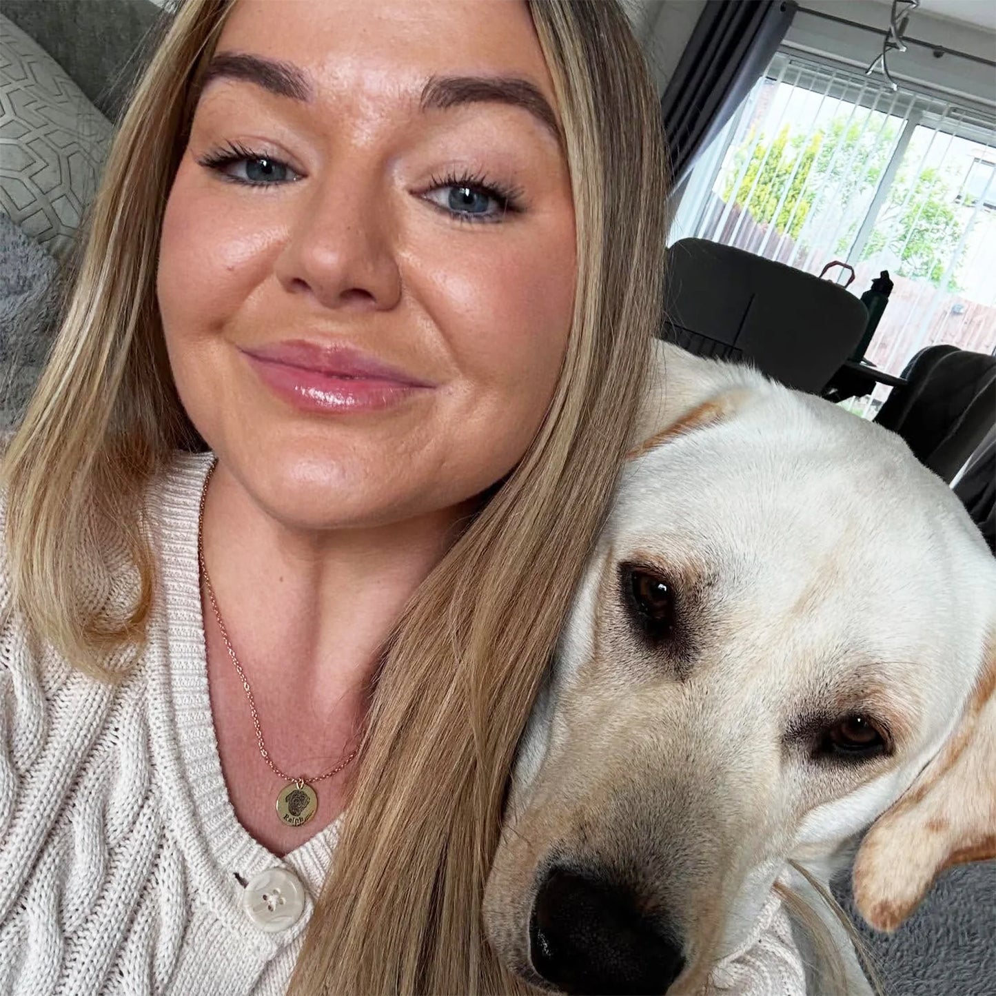 Personalizovaný náhrdelník se jménem a tváří domácího mazlíčka